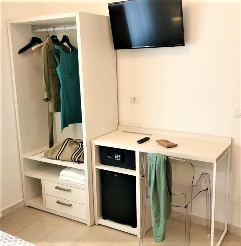 Hotel Villa Eleonora Scauri  Bagian luar foto