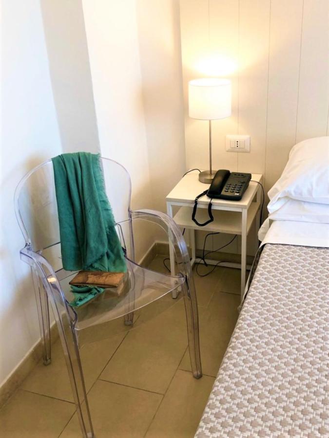 Hotel Villa Eleonora Scauri  Bagian luar foto