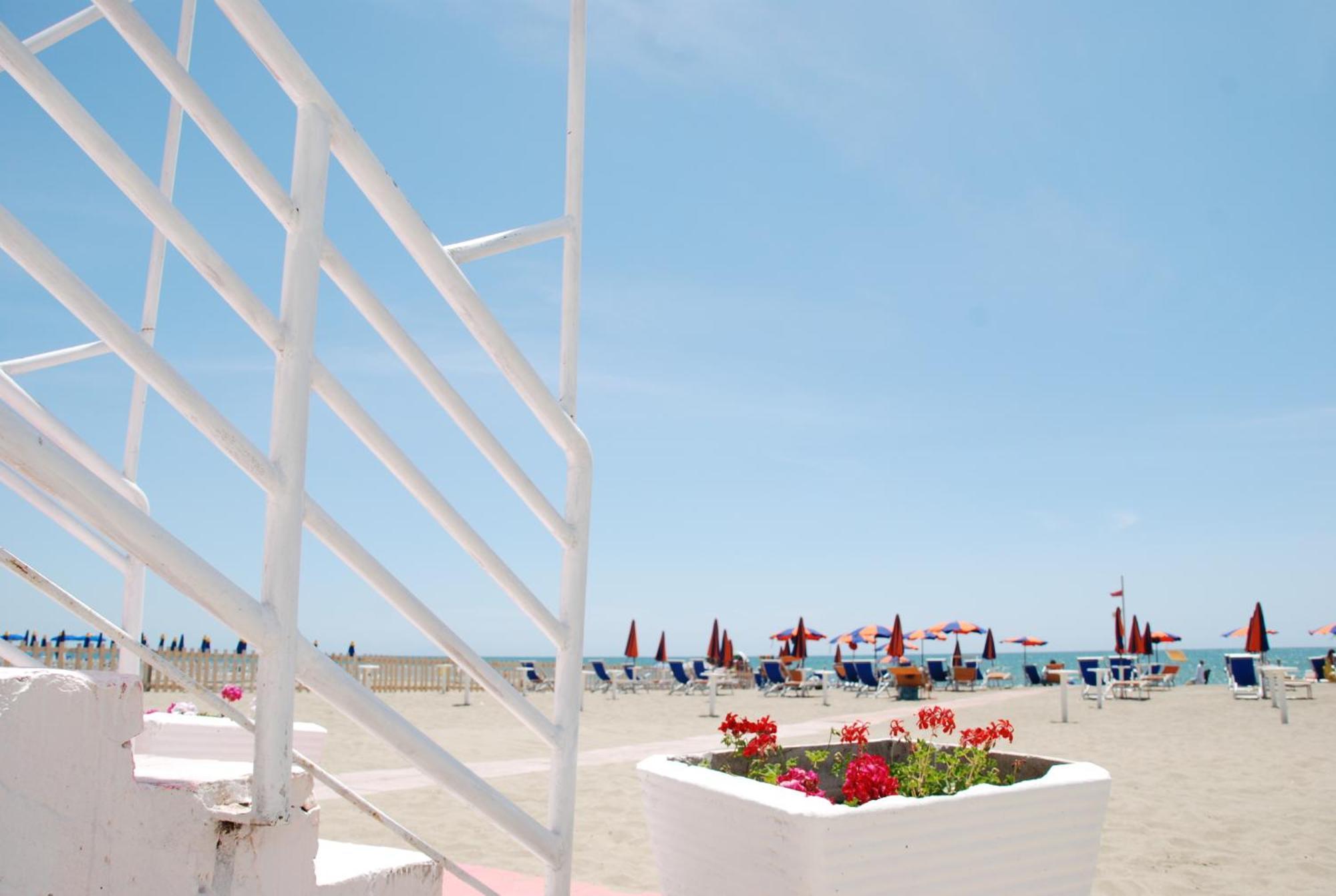 Hotel Villa Eleonora Scauri  Bagian luar foto
