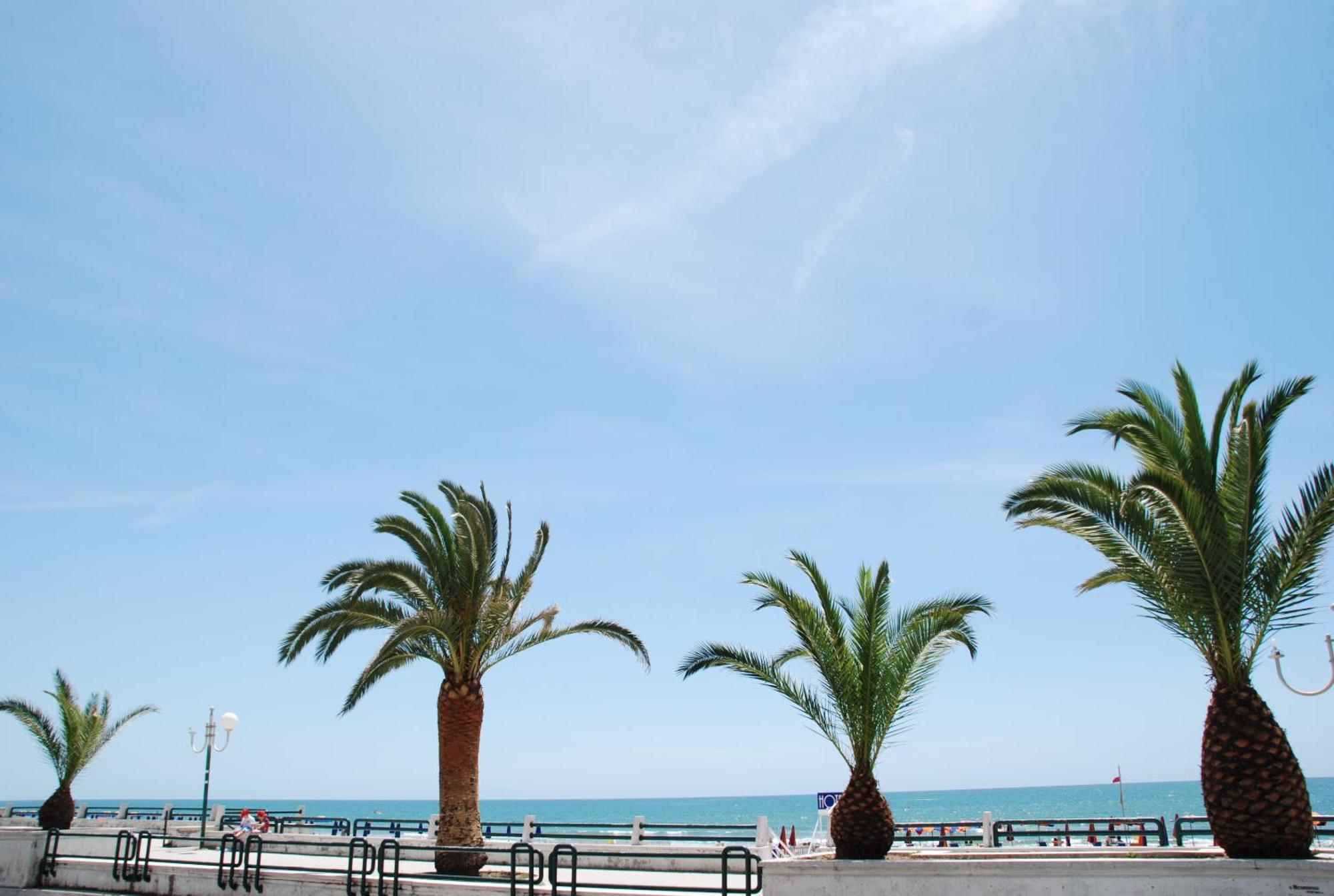 Hotel Villa Eleonora Scauri  Bagian luar foto