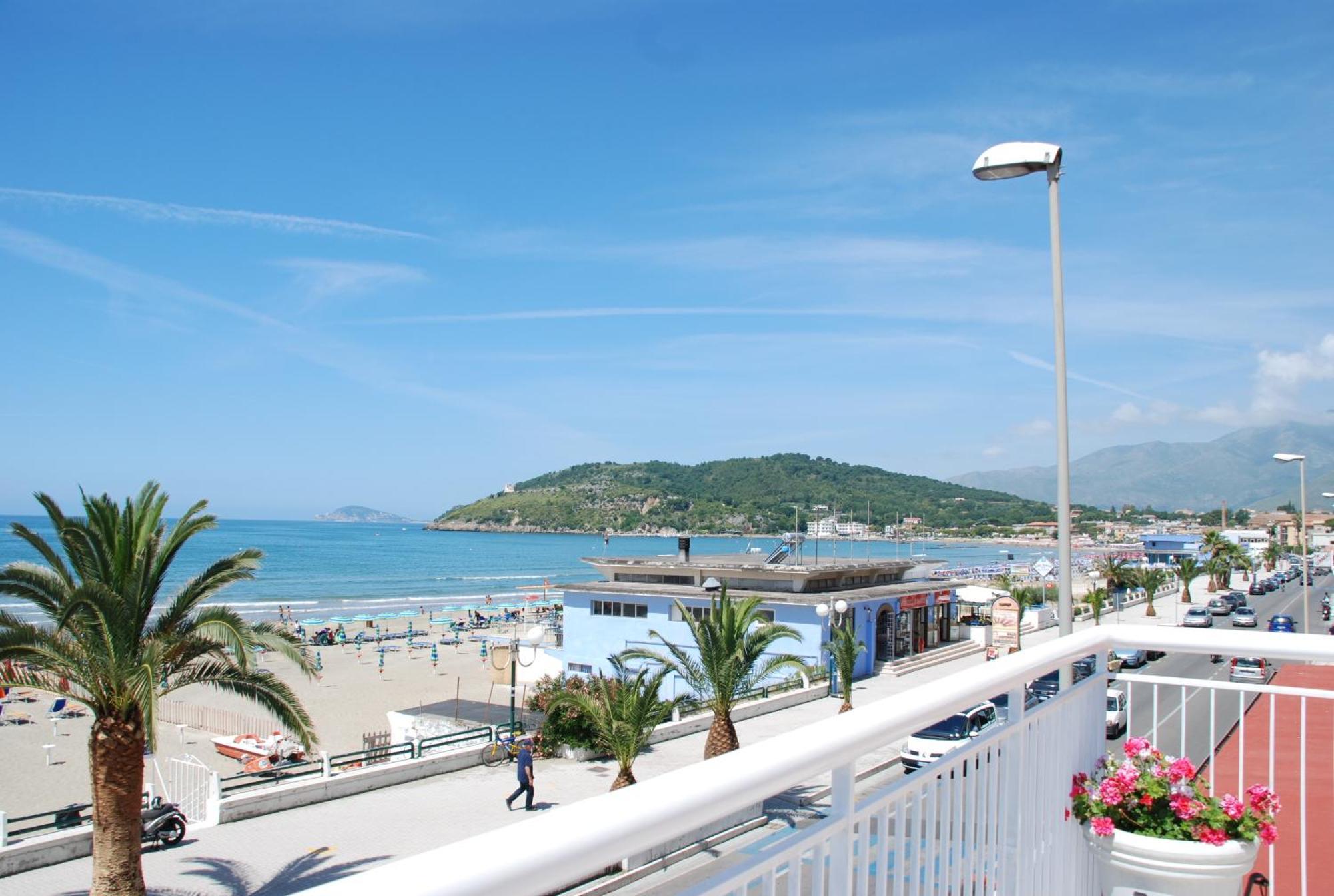 Hotel Villa Eleonora Scauri  Bagian luar foto