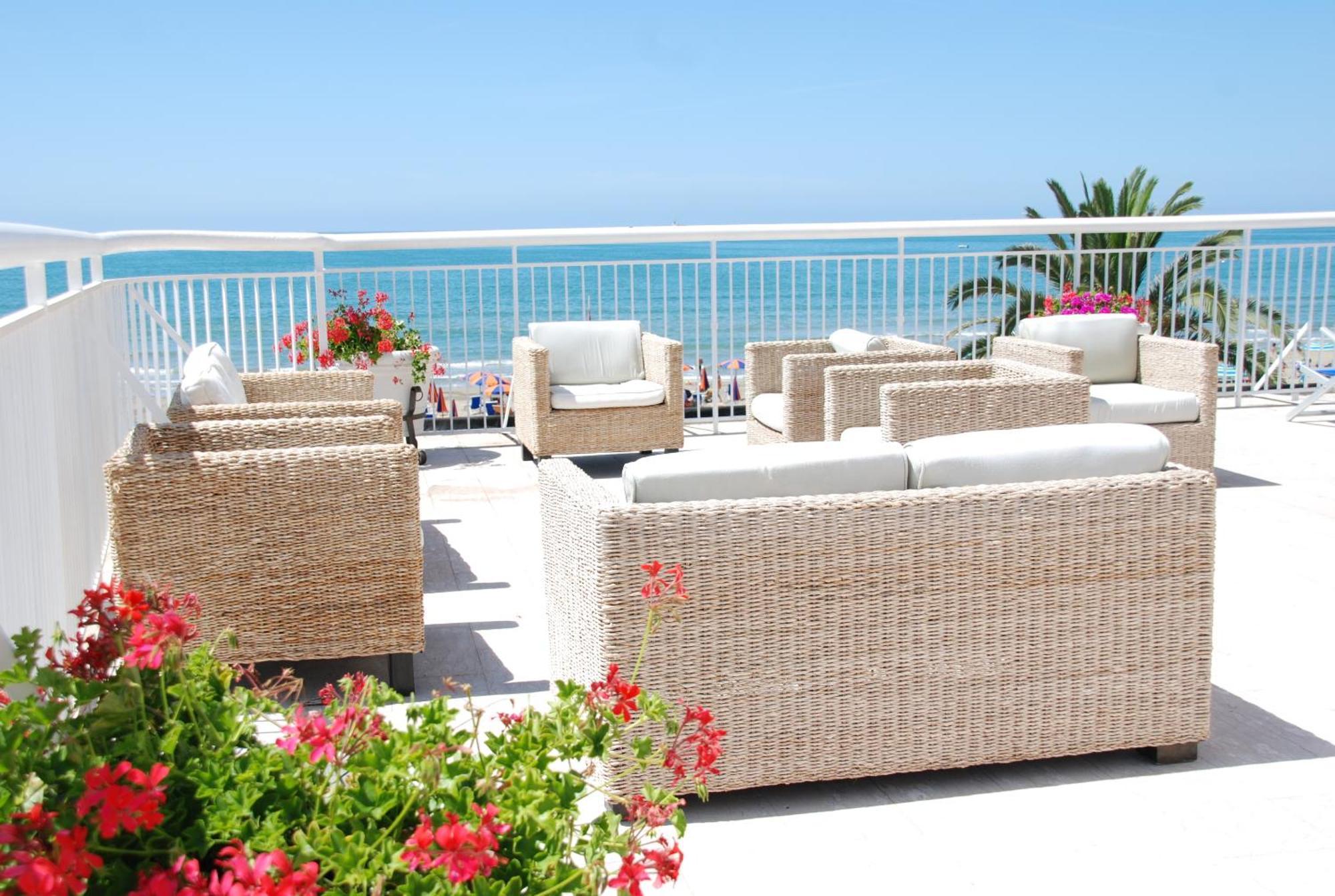 Hotel Villa Eleonora Scauri  Bagian luar foto
