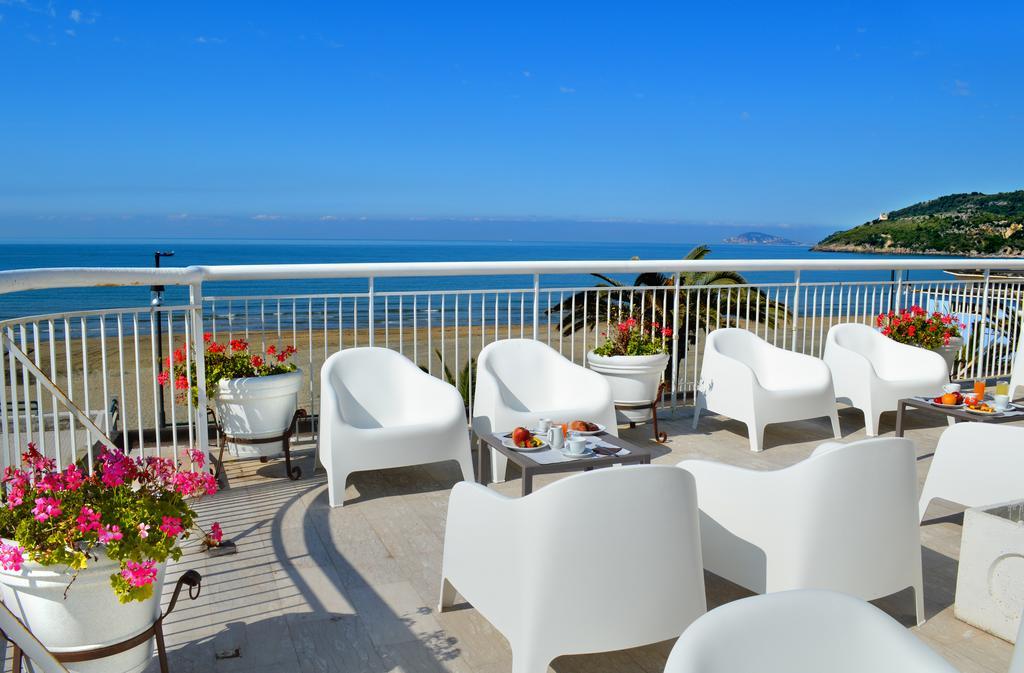Hotel Villa Eleonora Scauri  Bagian luar foto