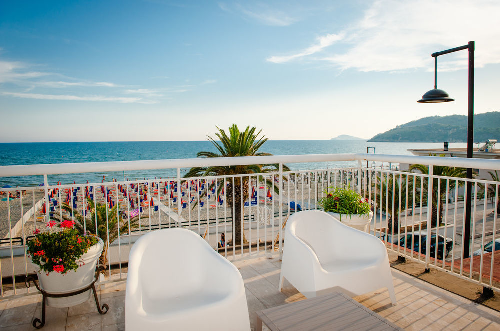 Hotel Villa Eleonora Scauri  Bagian luar foto