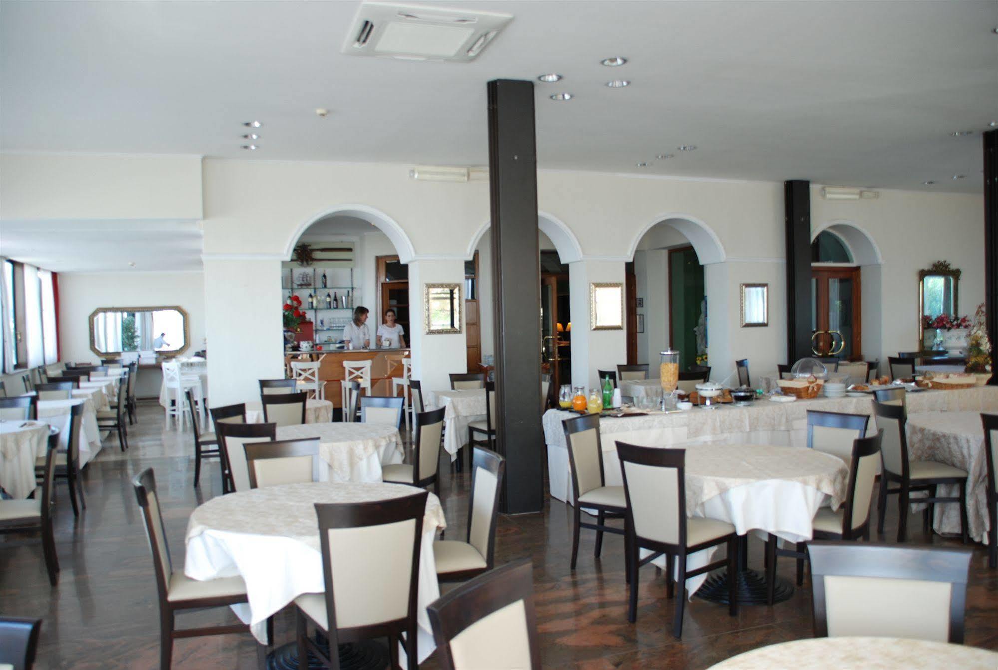 Hotel Villa Eleonora Scauri  Bagian luar foto