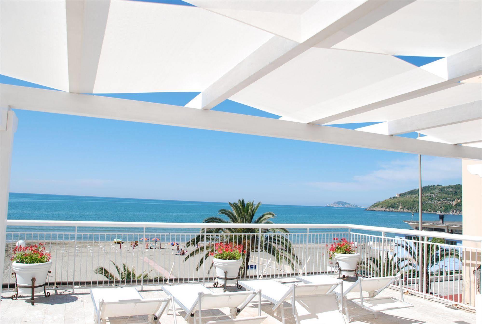 Hotel Villa Eleonora Scauri  Bagian luar foto